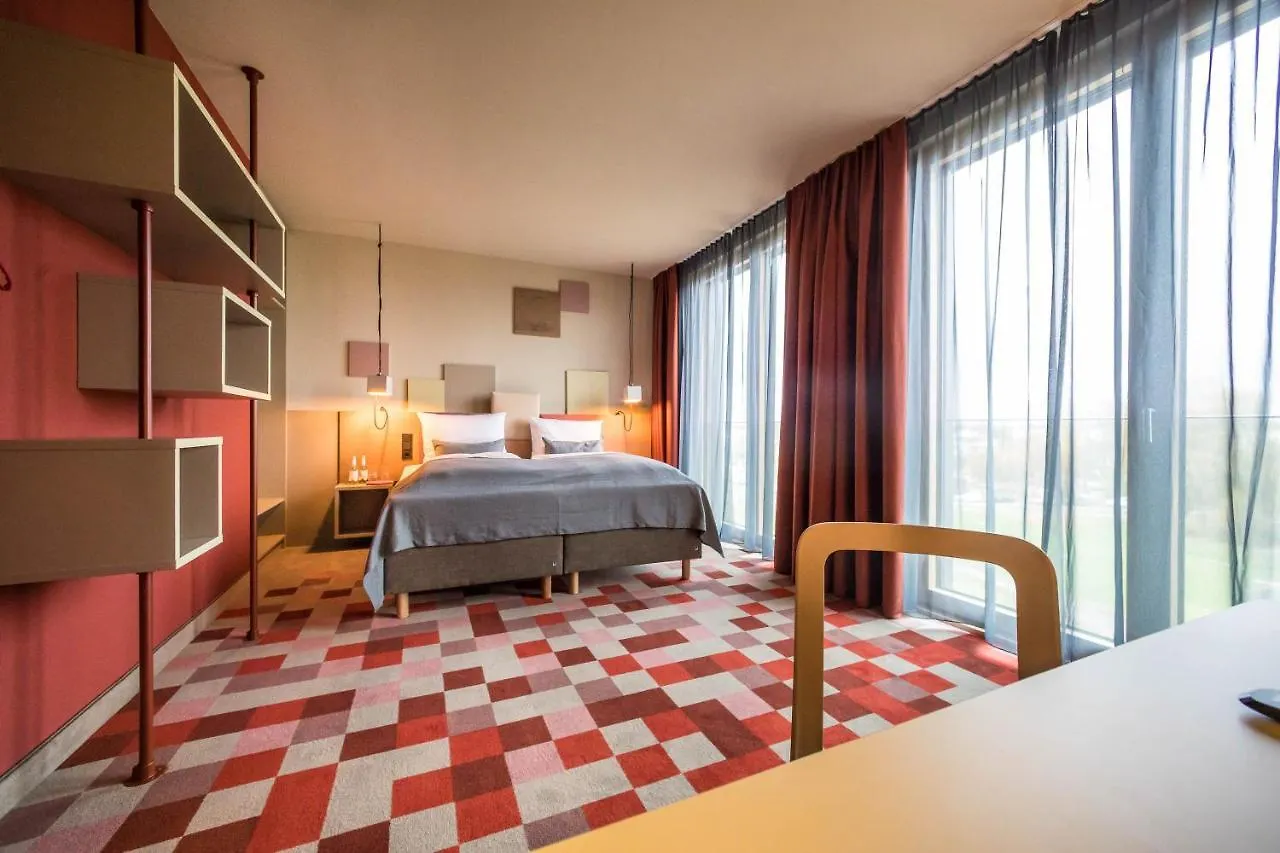 Hotel Einsmehr Augsburg 3*,
